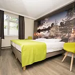 De Hoeve Hotel