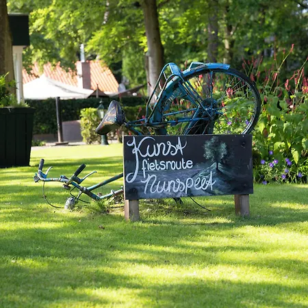 Hotel De Hoeve 3*