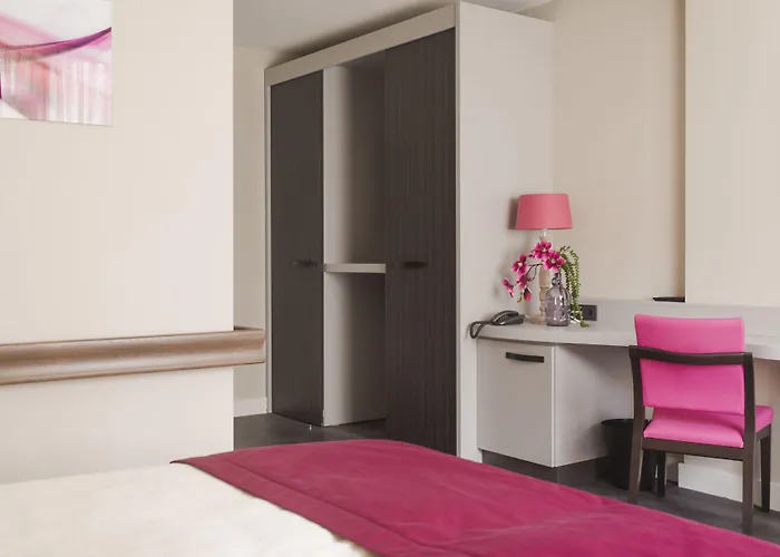 De Hoeve 3* נונספייט